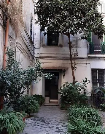 Opera Bed & Breakfast *