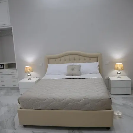 ベッド・アンド・ブレックファスト Opera 4*