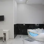 Opera 4* Nápoly