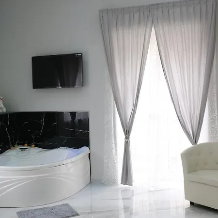 Oda ve Kahvaltı Opera 4*