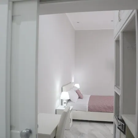 לינה וארוחת בוקר Opera נאפולי