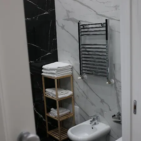 Opera Oda ve Kahvaltı Napoli